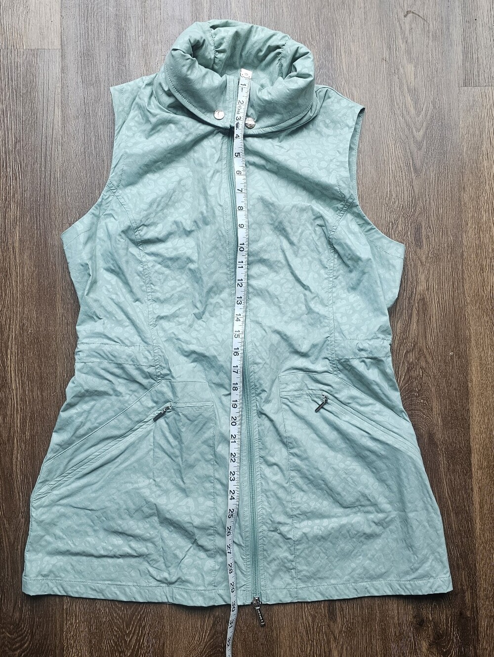 Delaney Embossed Travel Vest Womens L Blue Cheetah Print Anatomie Waterproof - Picture 7 of 9